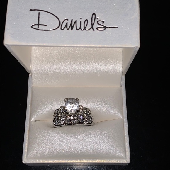 💍CZ SILVER 2 PC RING SET CAN BE WORN SEPARATELY - Picture 5 of 8